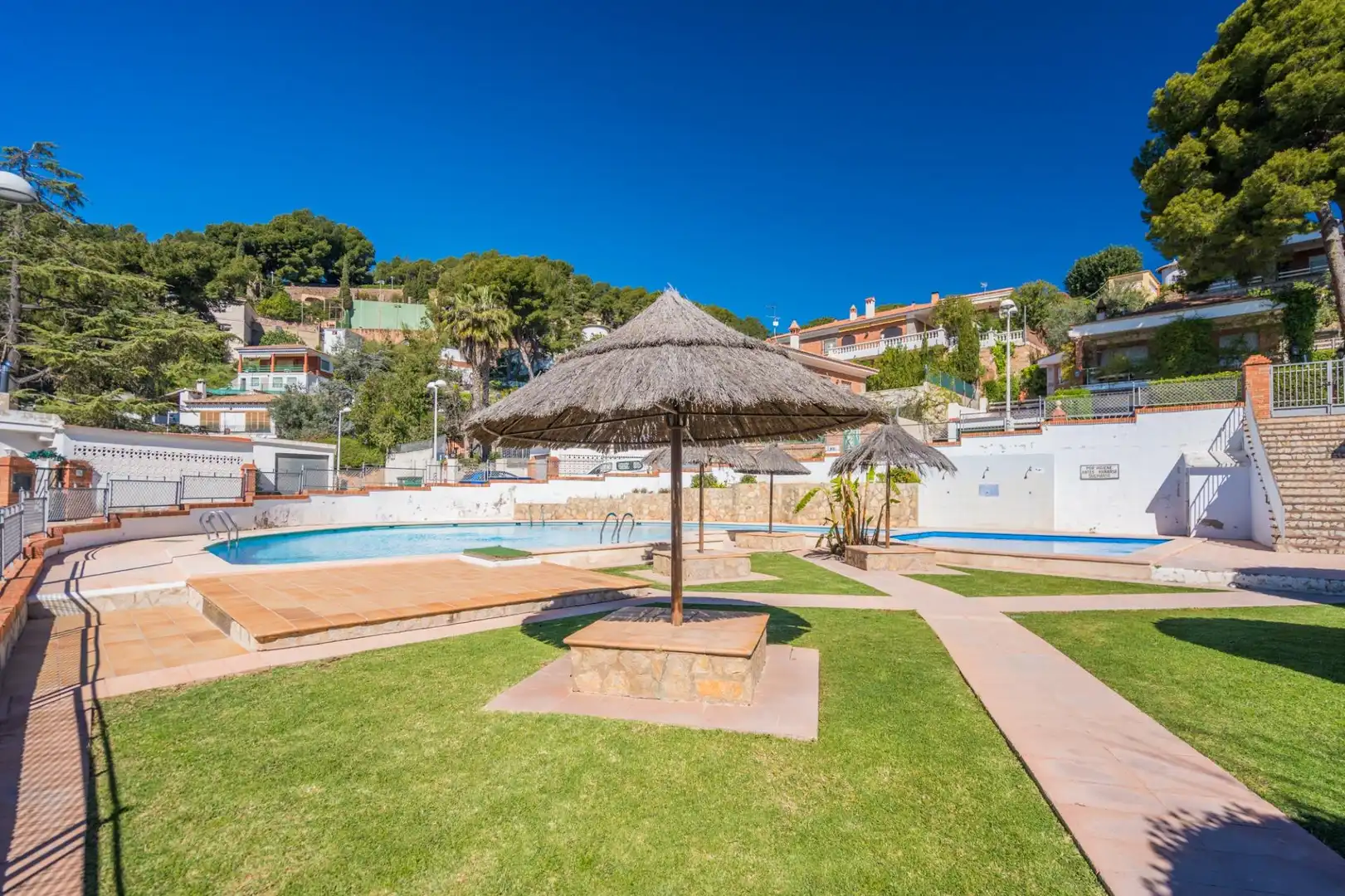Piscina de Casa o chalet en venta en Náquera con Terraza, Piscina y Piscina comunitaria