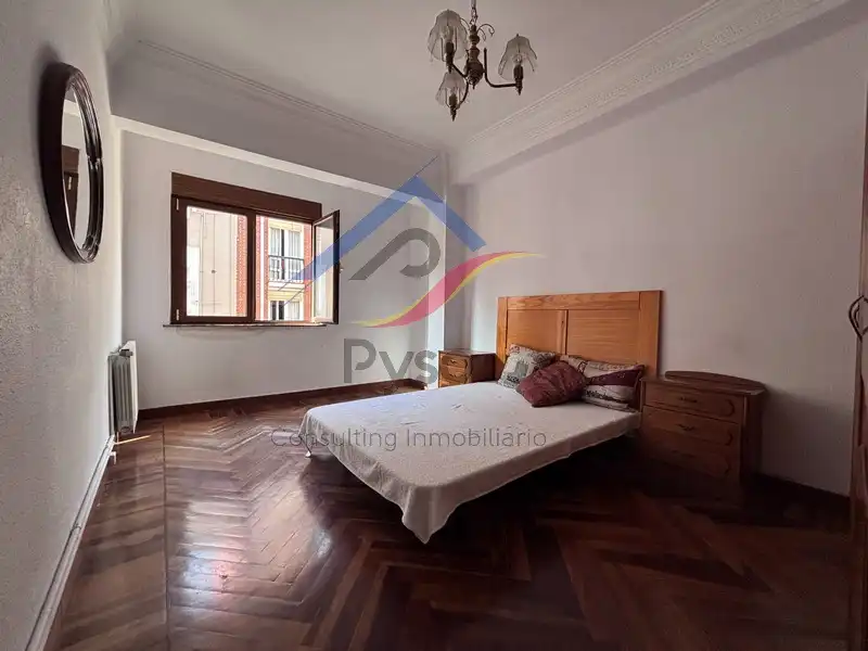 Bedroom of Flat for sale in Santander  with Heating, Parquet flooring and Oven