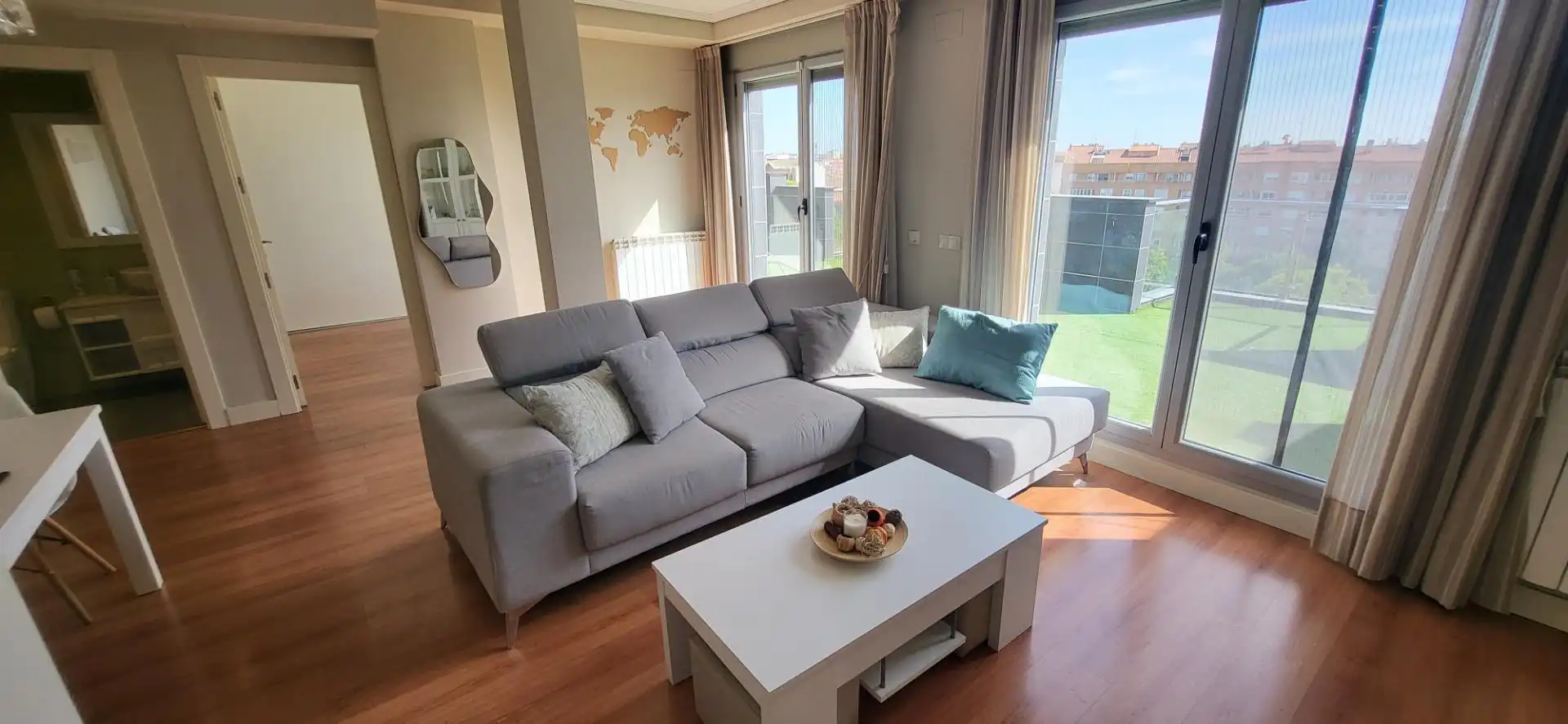 Attic for rent in Feria