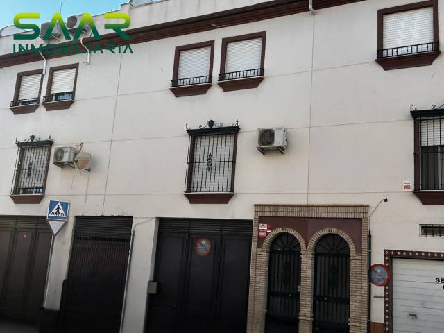Casa-chalet en Venta en Ctra. Circunvalación - La Magdalena