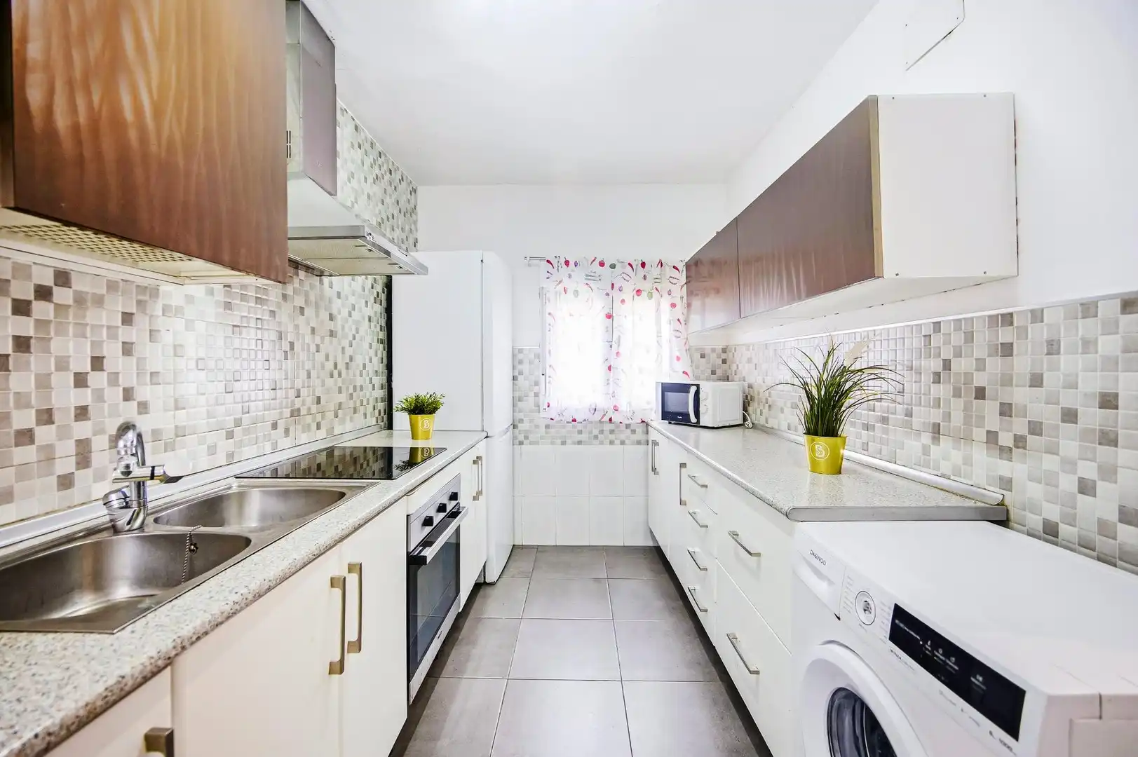 Cuina de Casa adosada en venda en Chiclana de la Frontera amb Aire condicionat i Terrassa