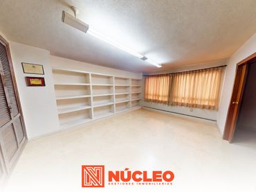 Oficina amb ascensor en venda a Carrer Arquitecto Morell