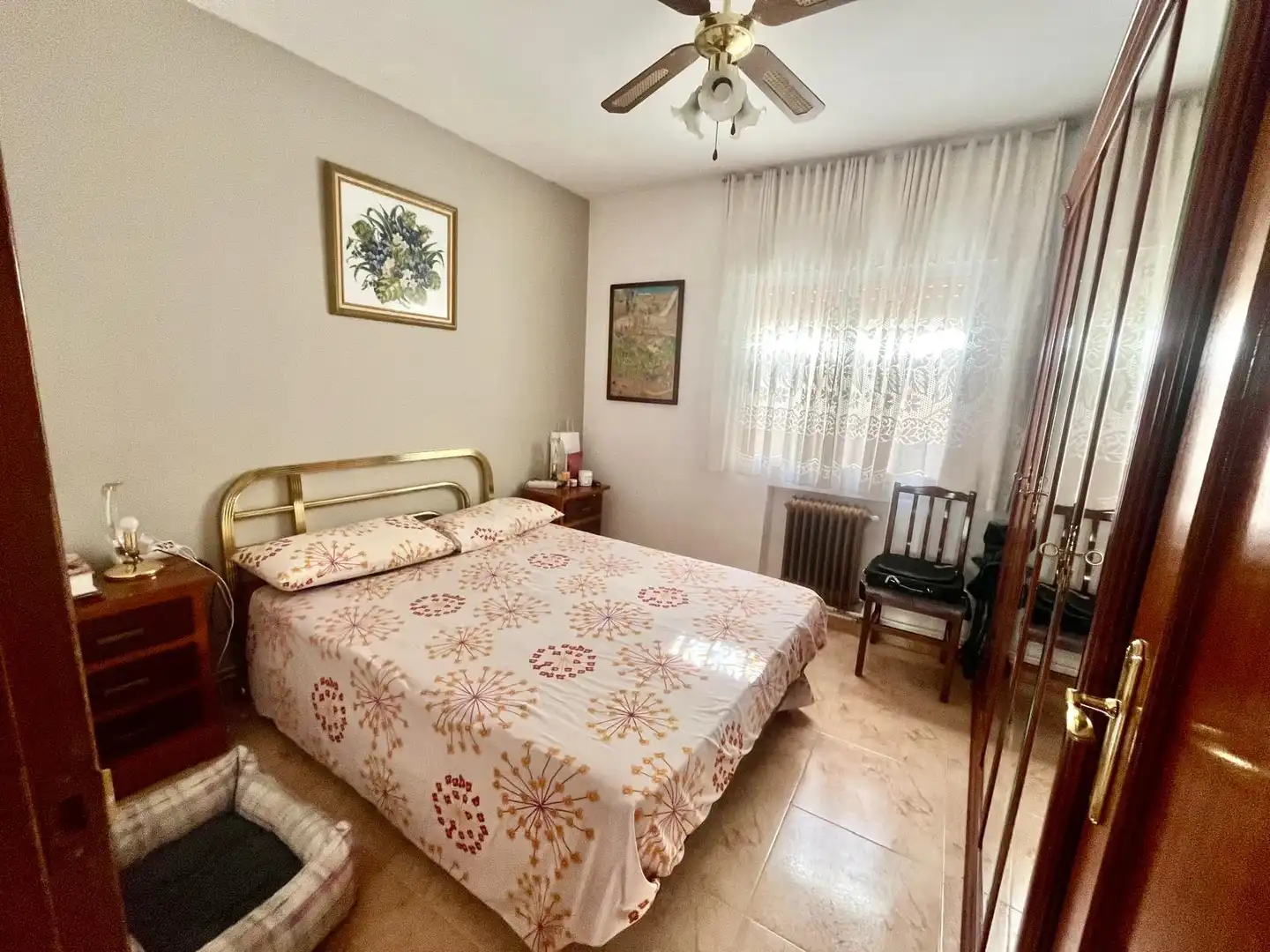 Habitación de Casa adosada en venta en Fernán Caballero con Jardín privado y Amueblado