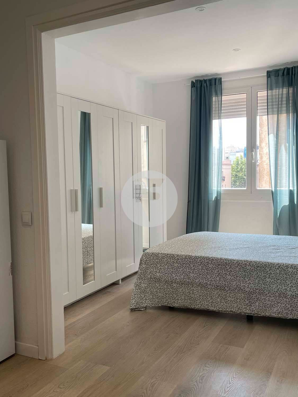 Dormitori de Apartament de lloguer en  Barcelona Capital amb Moblat
