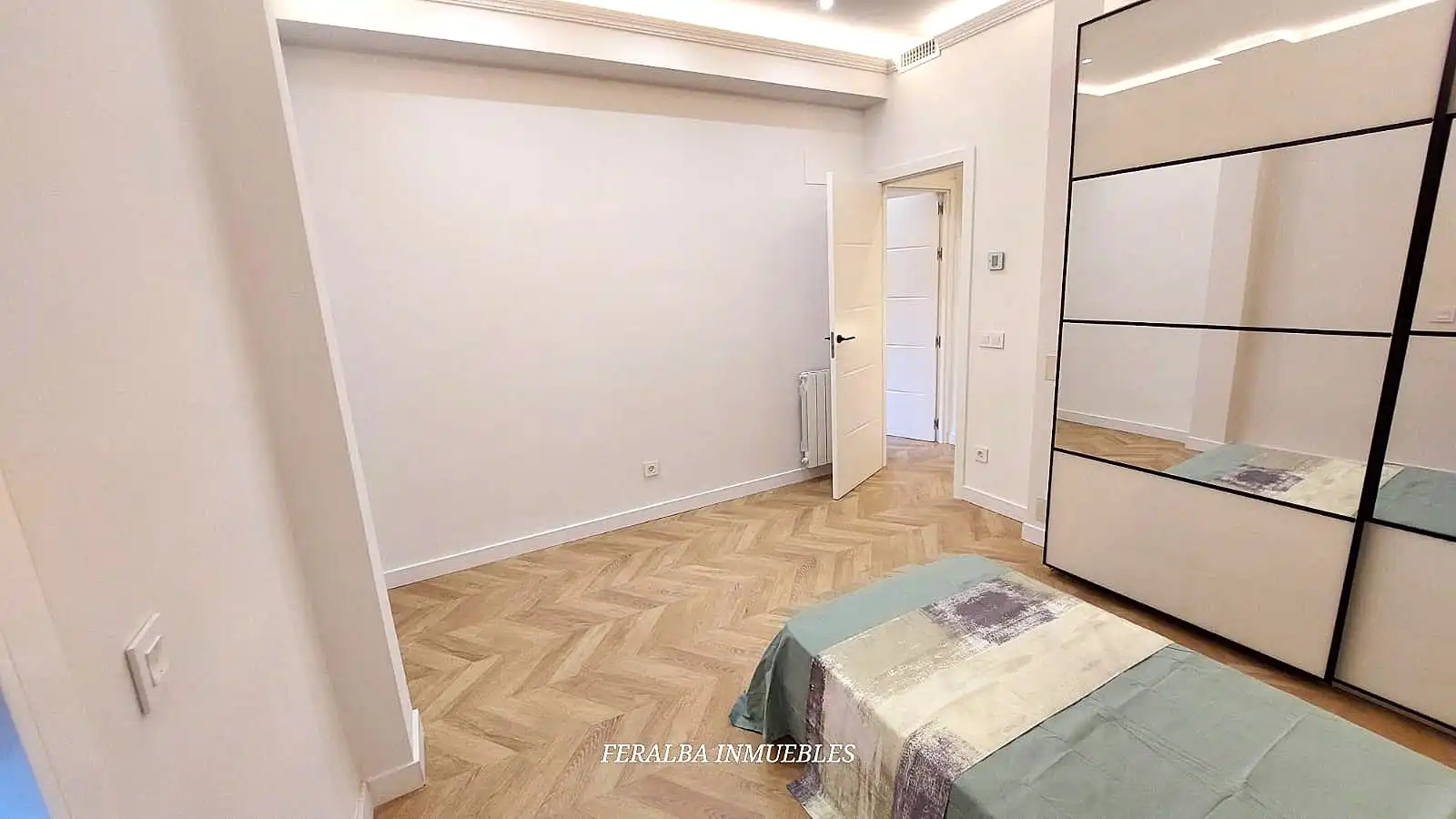 Habitación de Piso en venta en Madrid con Amueblado