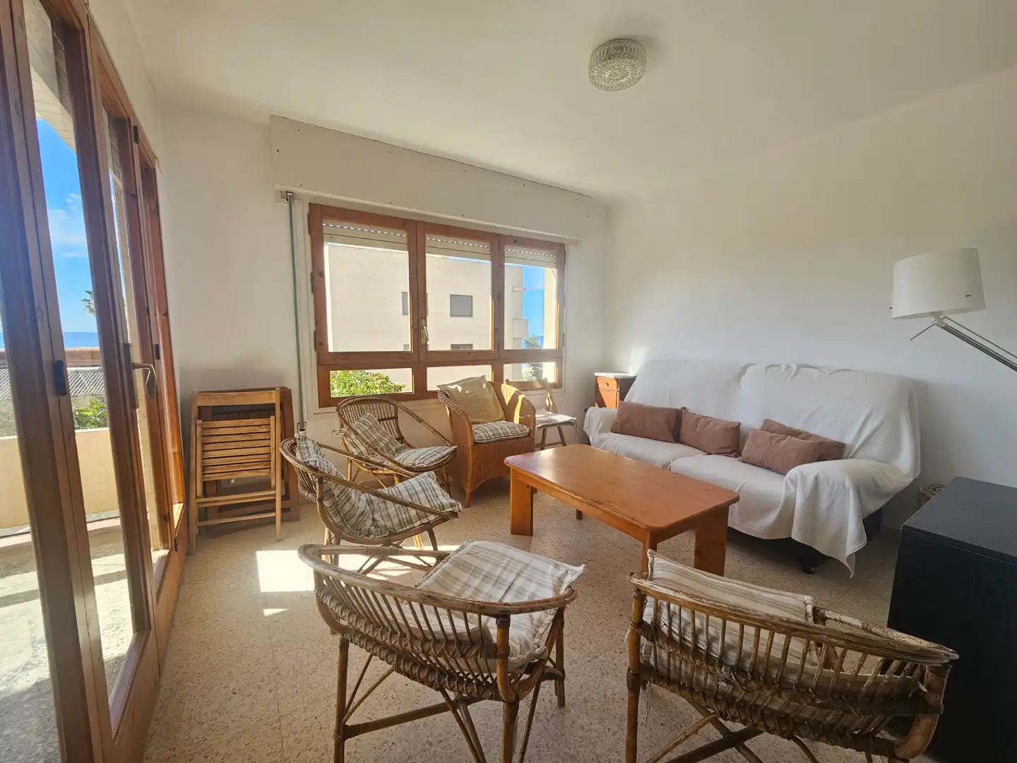 Sala de estar de Apartamento en venta en Torredembarra con Calefacción, Terraza y Amueblado