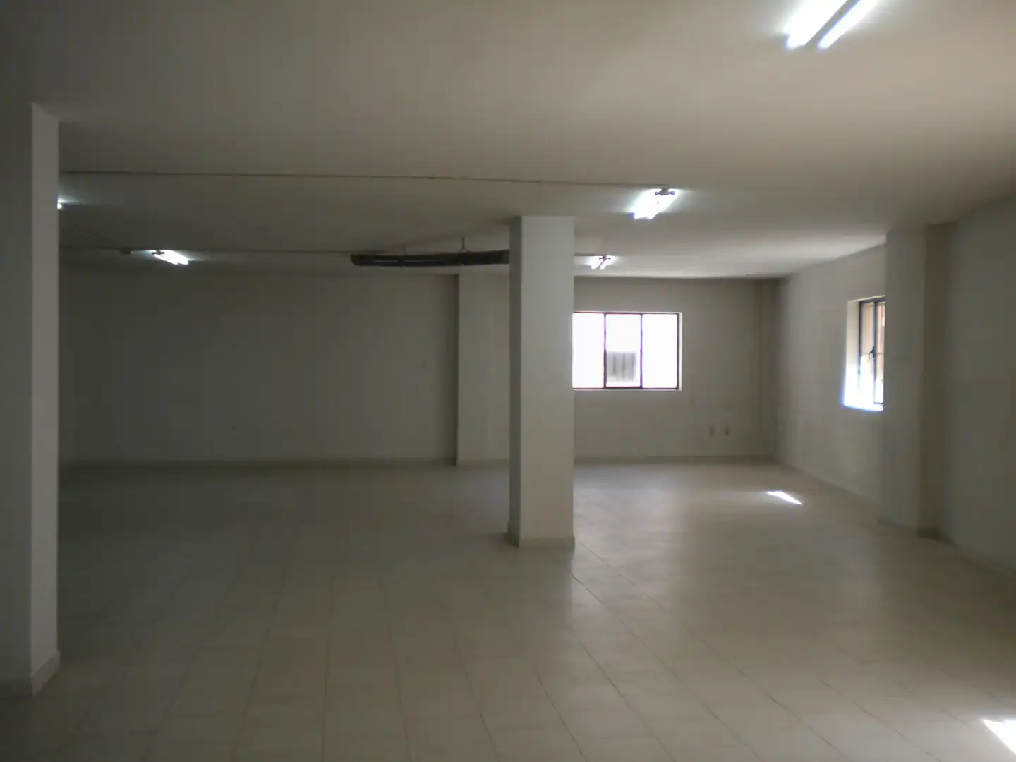 Local comercial en venta en Calle Lentejuela 10, imagen 2