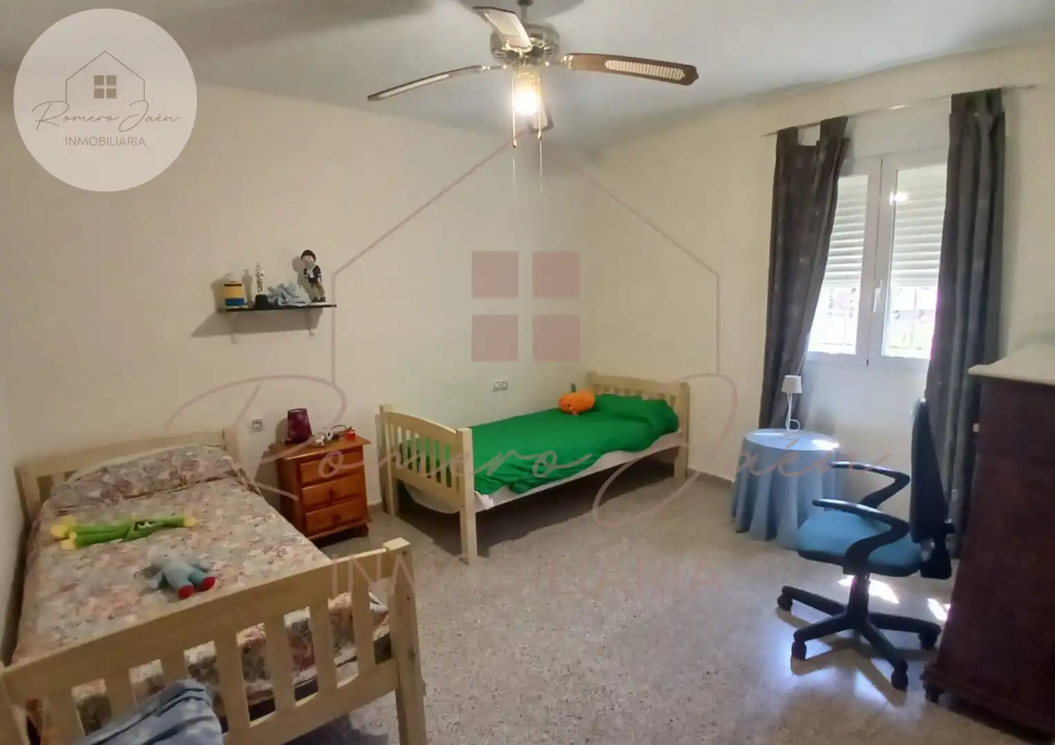 Bedroom of Houses for sale in Jaén  with Air Conditioner, Private garden and Terrace