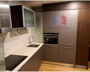 Cuina de Apartament de lloguer en Ourense Capital  amb Calefacció, Traster i Moblat