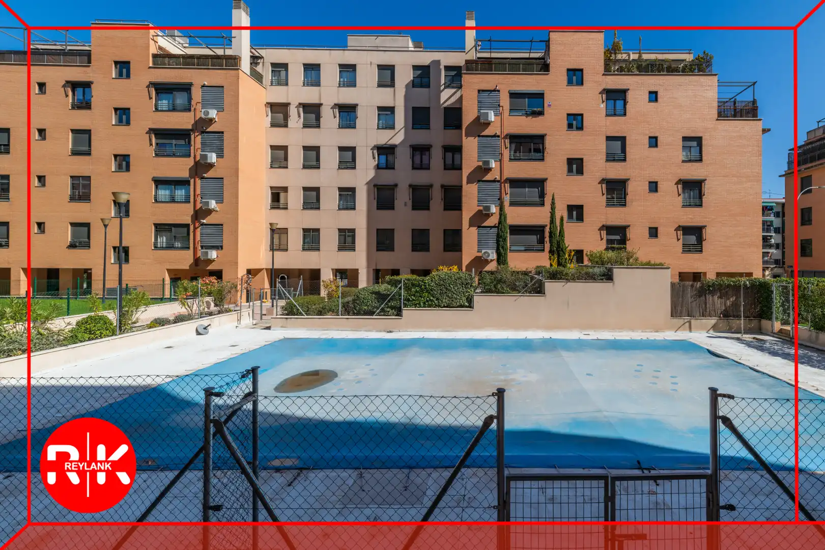 Piscina de Piso en venta en Madrid con Aire acondicionado, Calefacción y Trastero