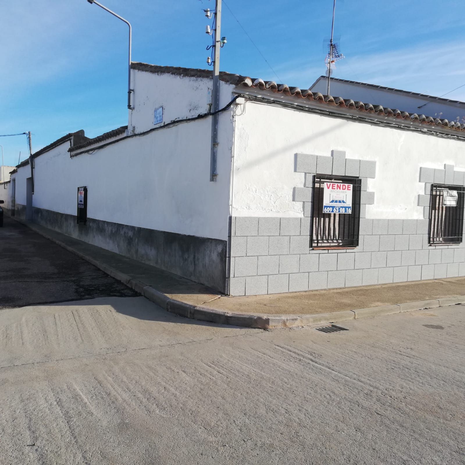 Vista exterior de Casa o xalet en venda en Orgaz
