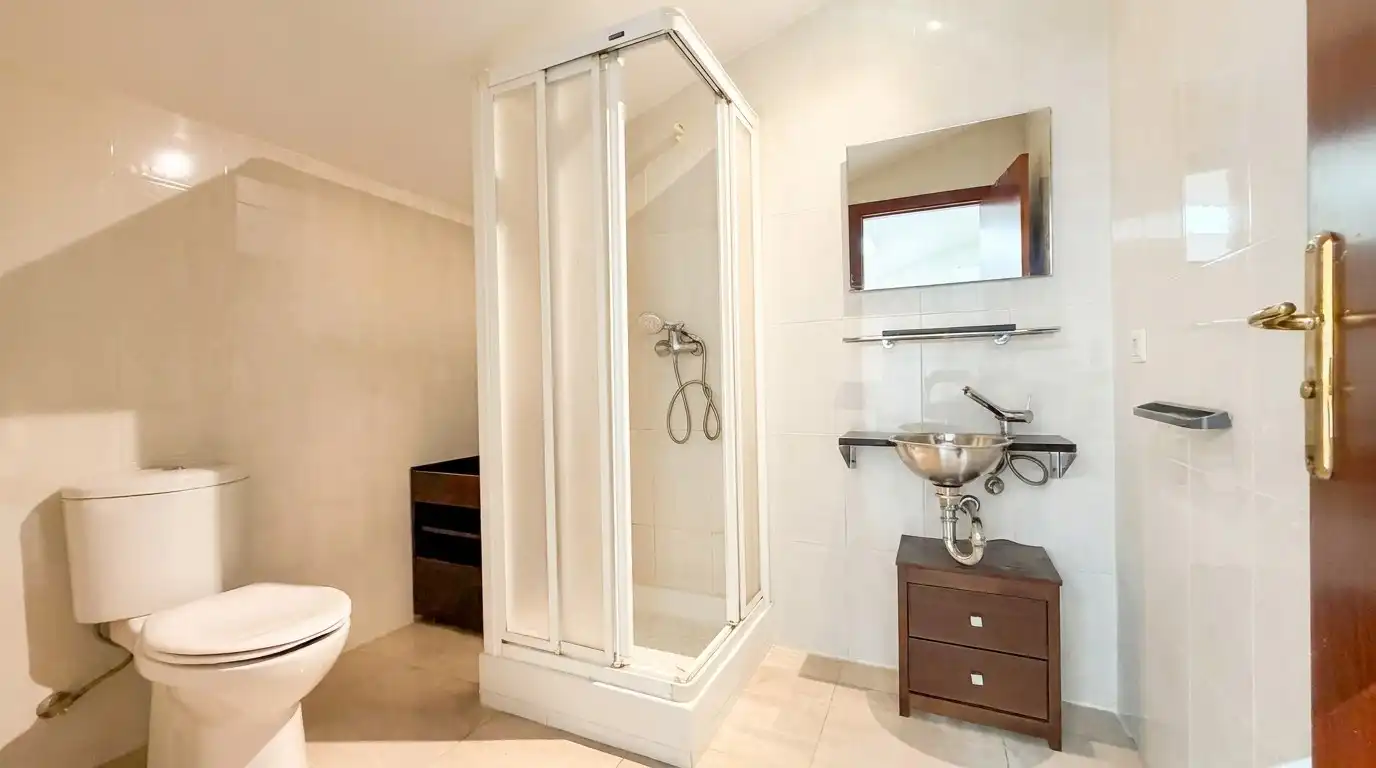 Bathroom of Duplexes for sale in Girona  with Air Conditioner, Heating and Balcony