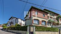 Vista exterior de Casa o xalet en venda en Bilbao  amb Calefacció i Traster