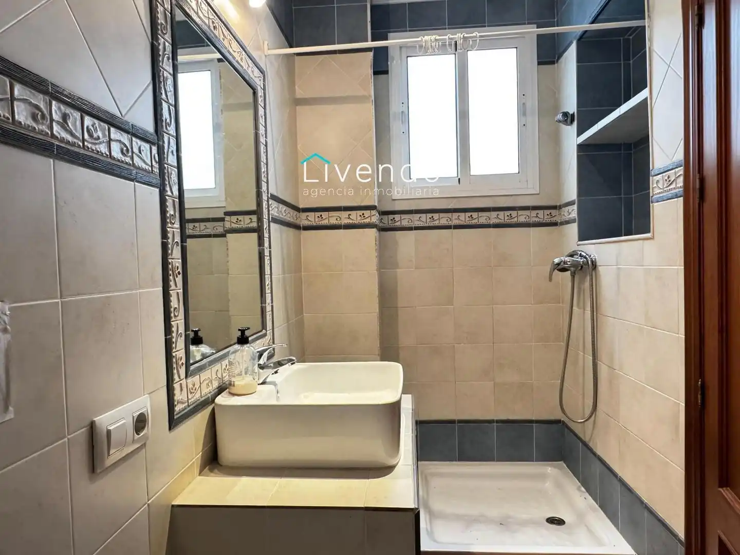 Baño de Piso en venta en Conil de la Frontera con Amueblado