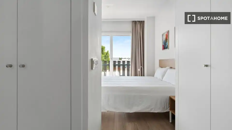 Bedroom of Flat for rent in Madrid  with Air Conditioner, Heating and Furnished