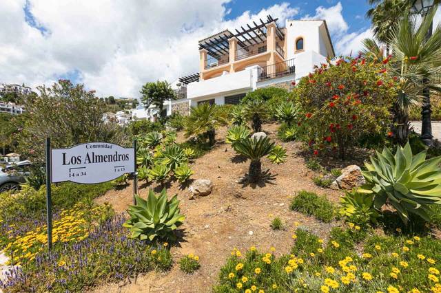 Casa adosada en Venta en Calle Benahavis, 29679 en Los Arqueros - Puerto del Almendro