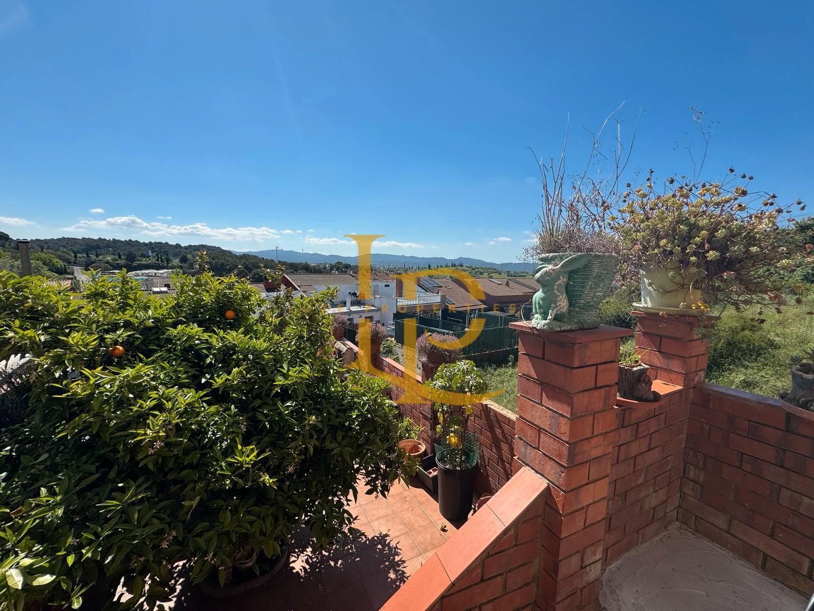 Exterior view of House or chalet for sale in Rubí  with Private garden, Terrace and Oven