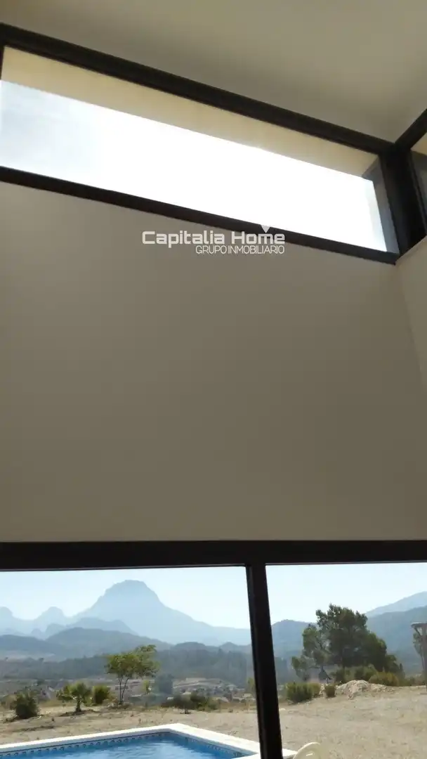 Vista exterior de Casa o xalet en venda en Relleu amb Aire condicionat, Calefacció i Piscina