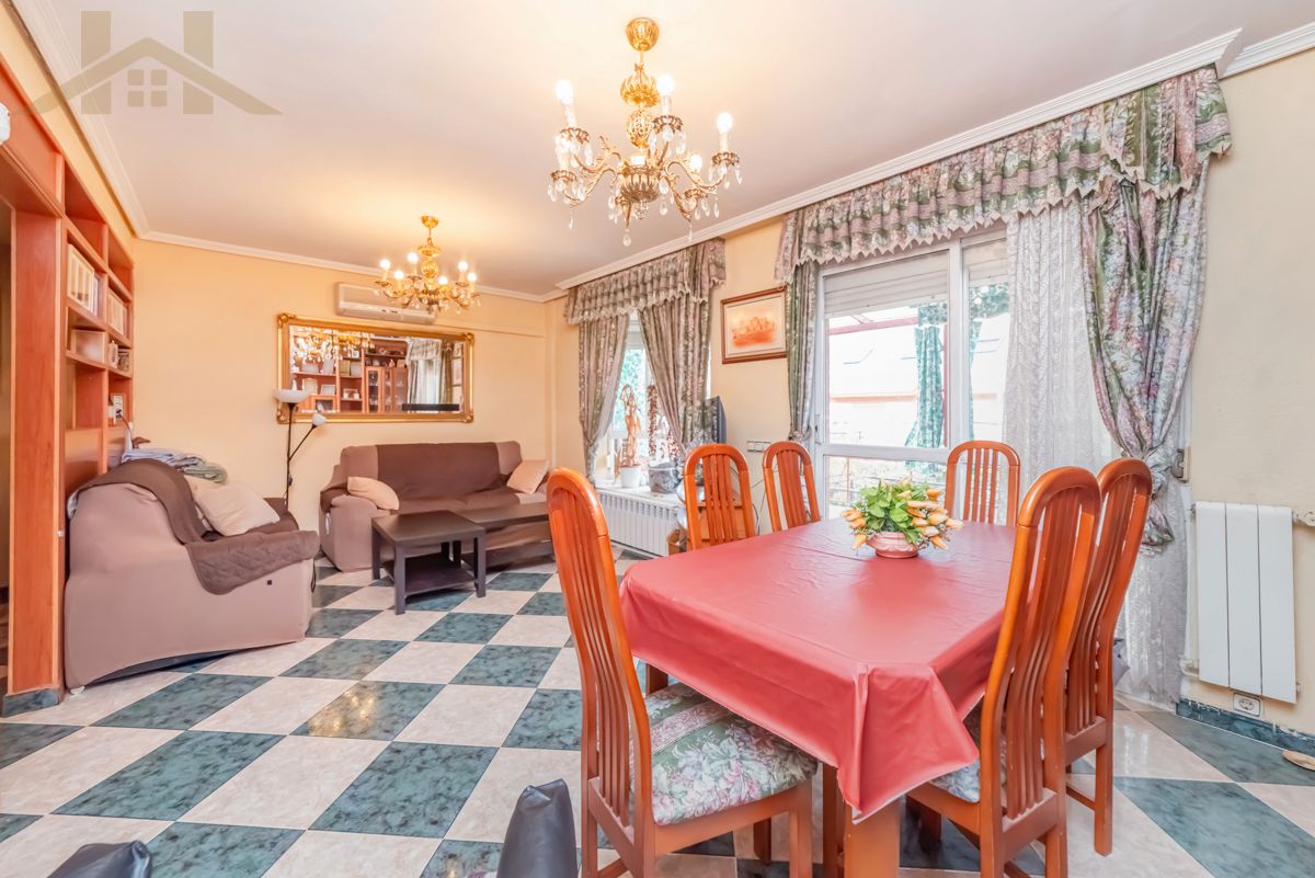 Comedor de Casa o chalet en venta en Móstoles con Aire acondicionado, Calefacción y Terraza