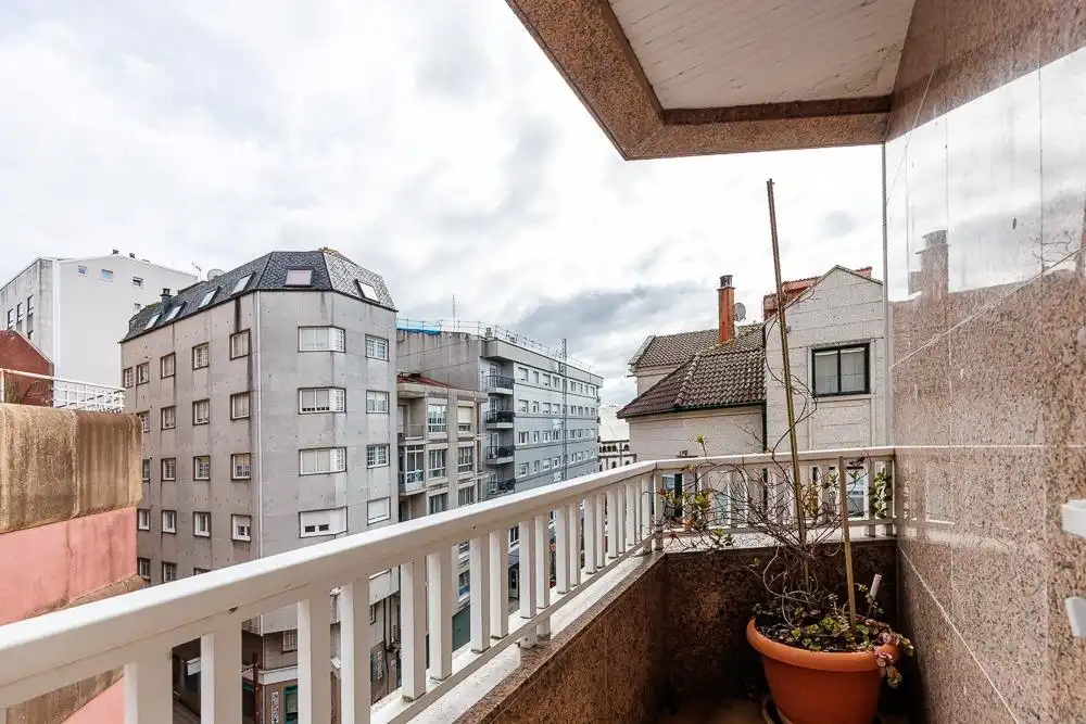 Terrassa de Pis en venda en Pontevedra Capital  amb Aire condicionat, Calefacció i Terrassa