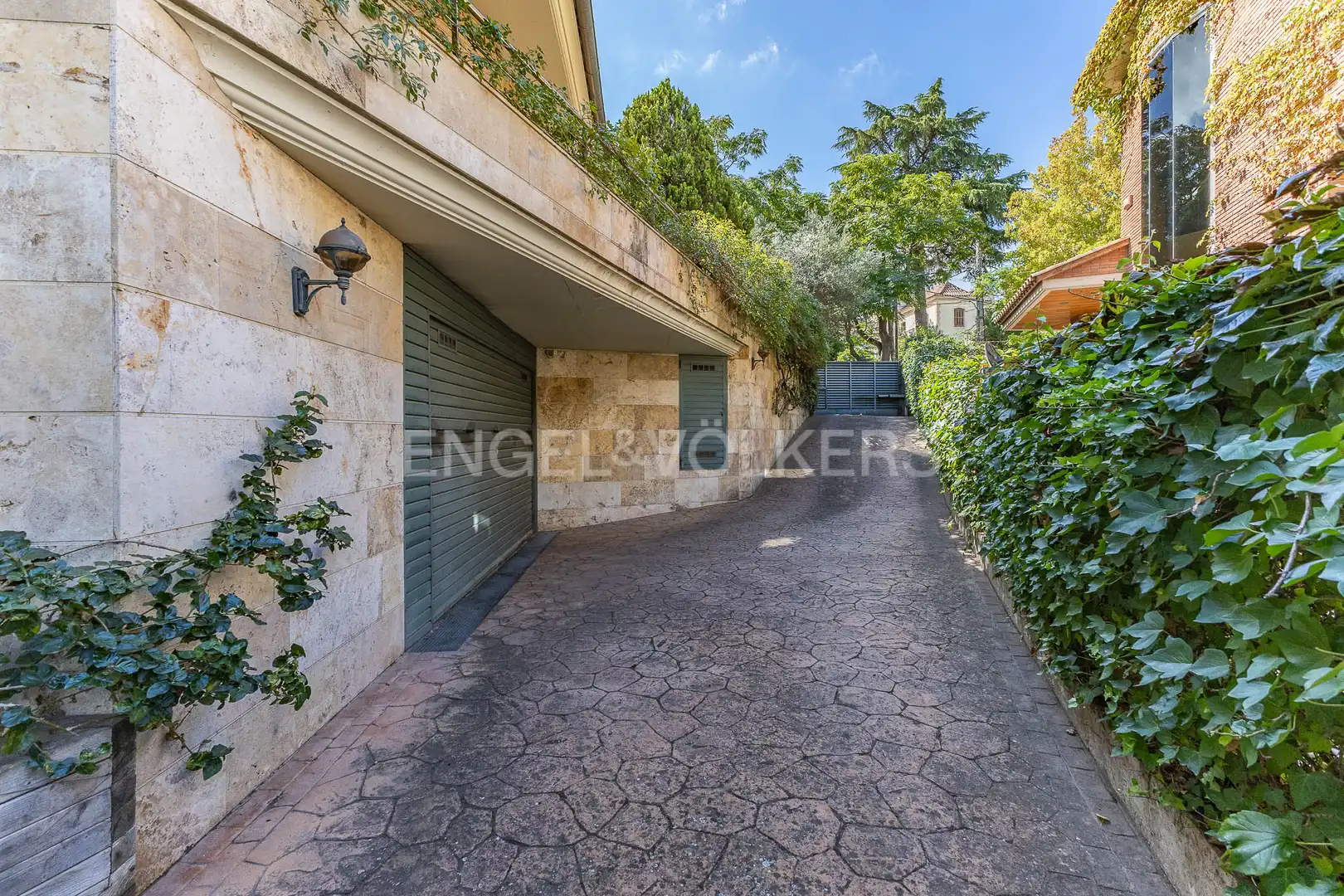 Vista exterior de Casa o chalet de alquiler en Sant Cugat del Vallès con Calefacción, Jardín privado y Piscina