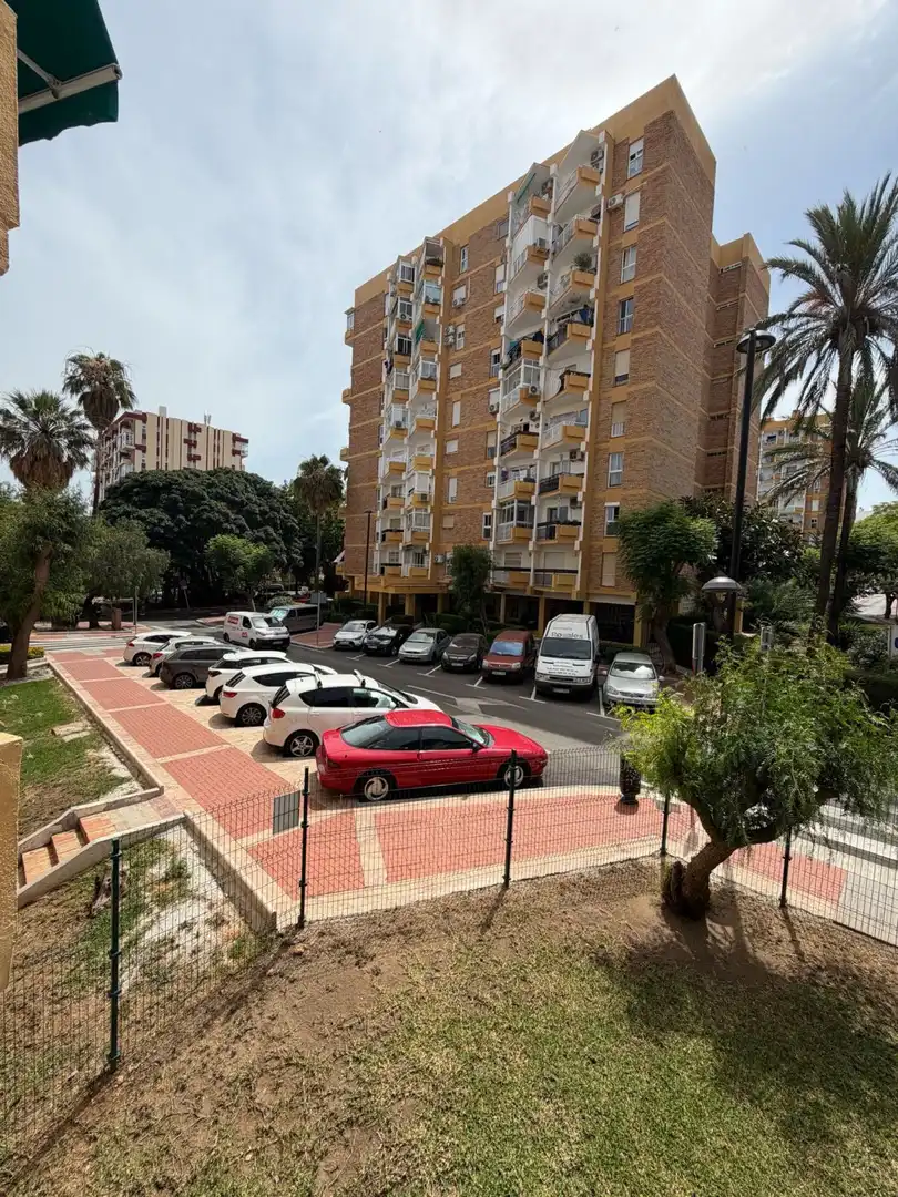 Vista exterior de Apartamento en venta en Benalmádena con Calefacción y Terraza