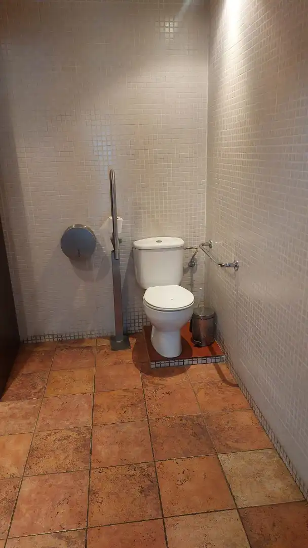 Baño de Local en venta en Sopela con Calefacción y Amueblado