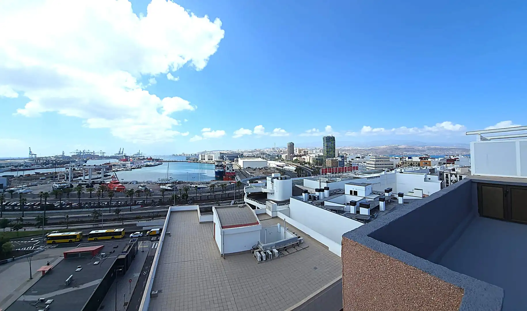 Vista exterior de Àtic de lloguer en Las Palmas de Gran Canaria amb Terrassa, Moblat i Forn