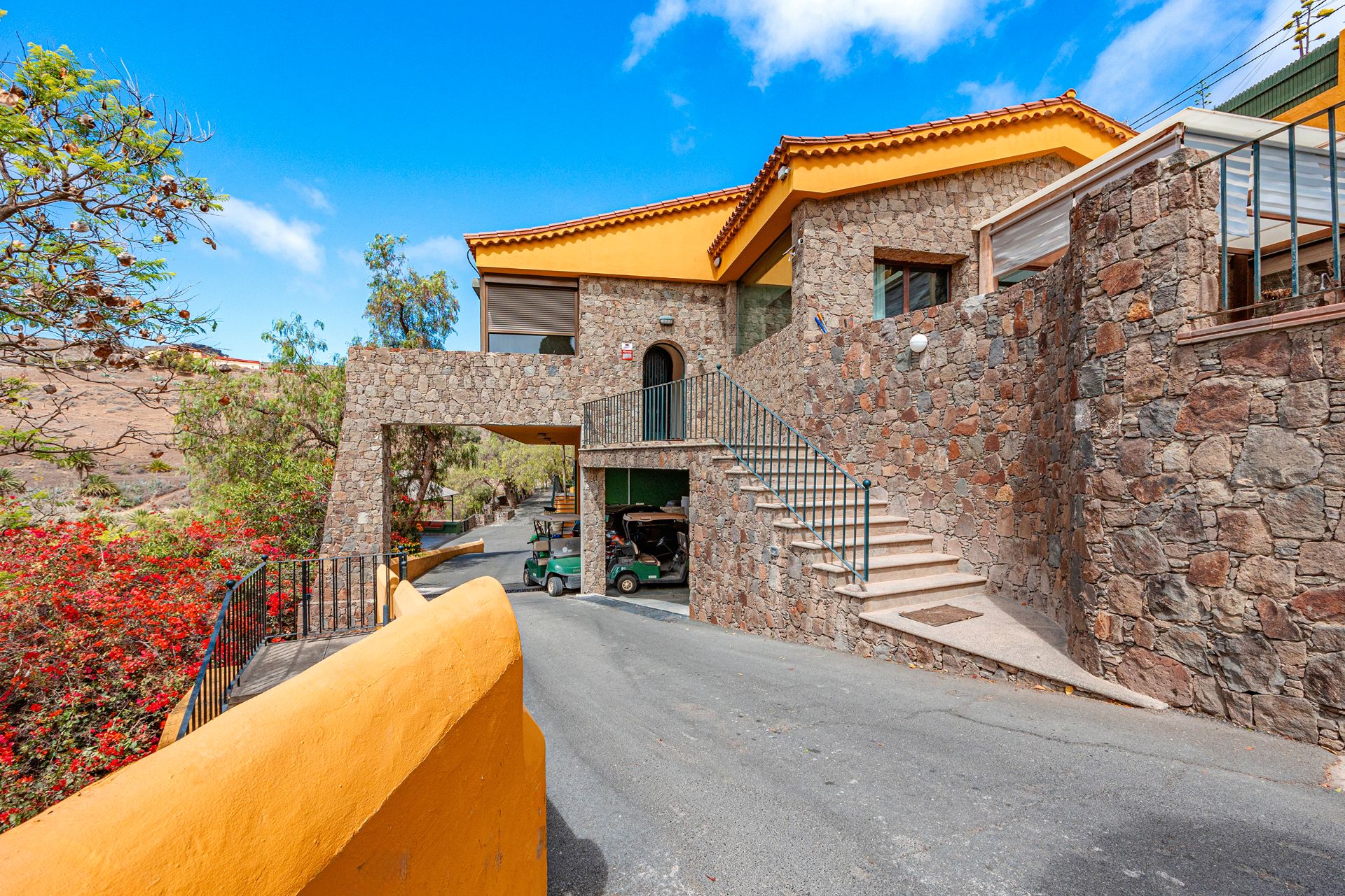 Exterior view of House or chalet for sale in Telde  with Air Conditioner, Private garden and Terrace