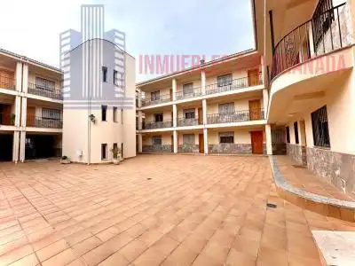 Vista exterior de Pis en venda en Churriana de la Vega amb Traster i Piscina comunitària