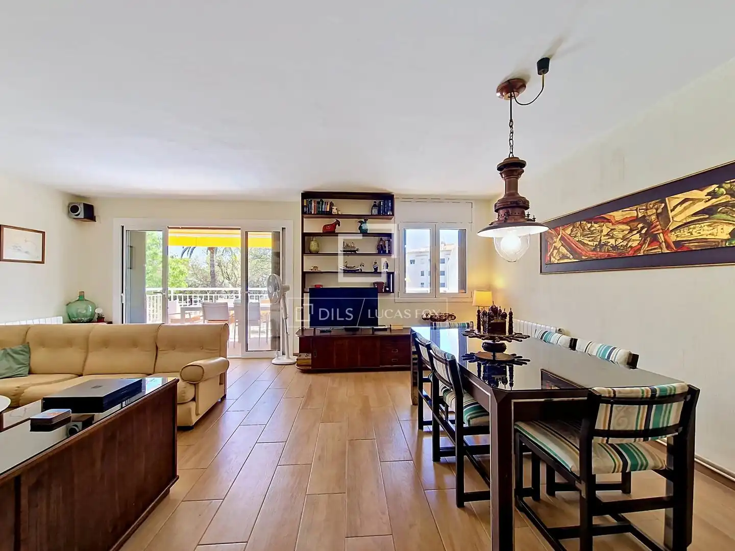 Living room of Flat for sale in Vilanova i la Geltrú  with Air Conditioner, Heating and Terrace
