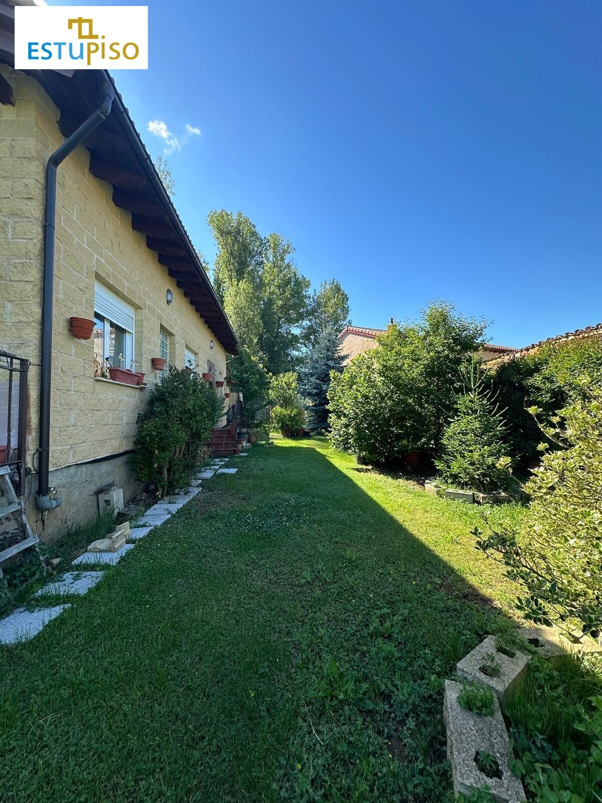 Jardí de Casa o xalet en venda en Villasabariego amb Alarma