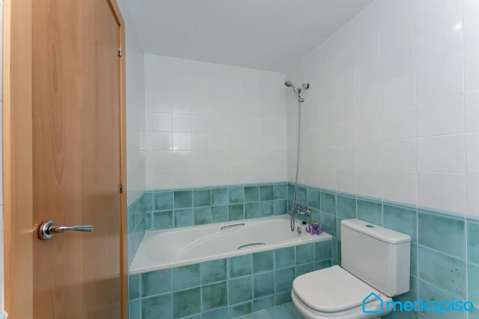 Baño de Piso en venta en Viladecans con Calefacción, Parquet y Balcón
