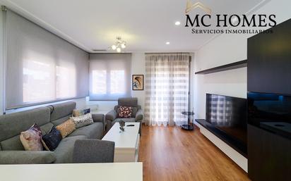 Living room of Flat to rent in Elche / Elx  with Air Conditioner, Heating and Parquet flooring