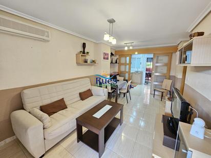 Sala d'estar de Apartament en venda en Oropesa del Mar / Orpesa amb Aire condicionat, Calefacció i Jardí privat