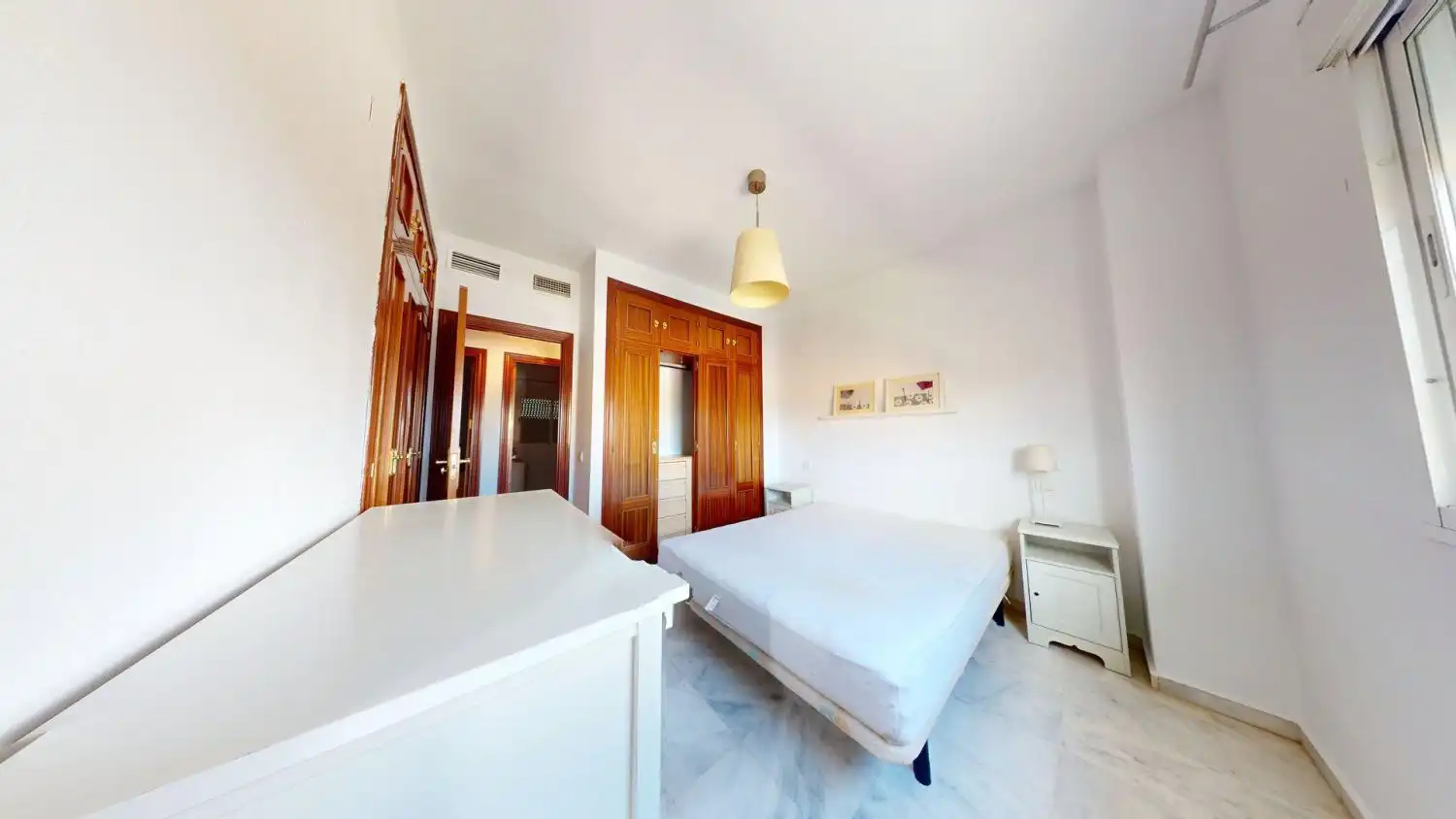 Bedroom of Flat for sale in Sevilla  with Air Conditioner and Storage room