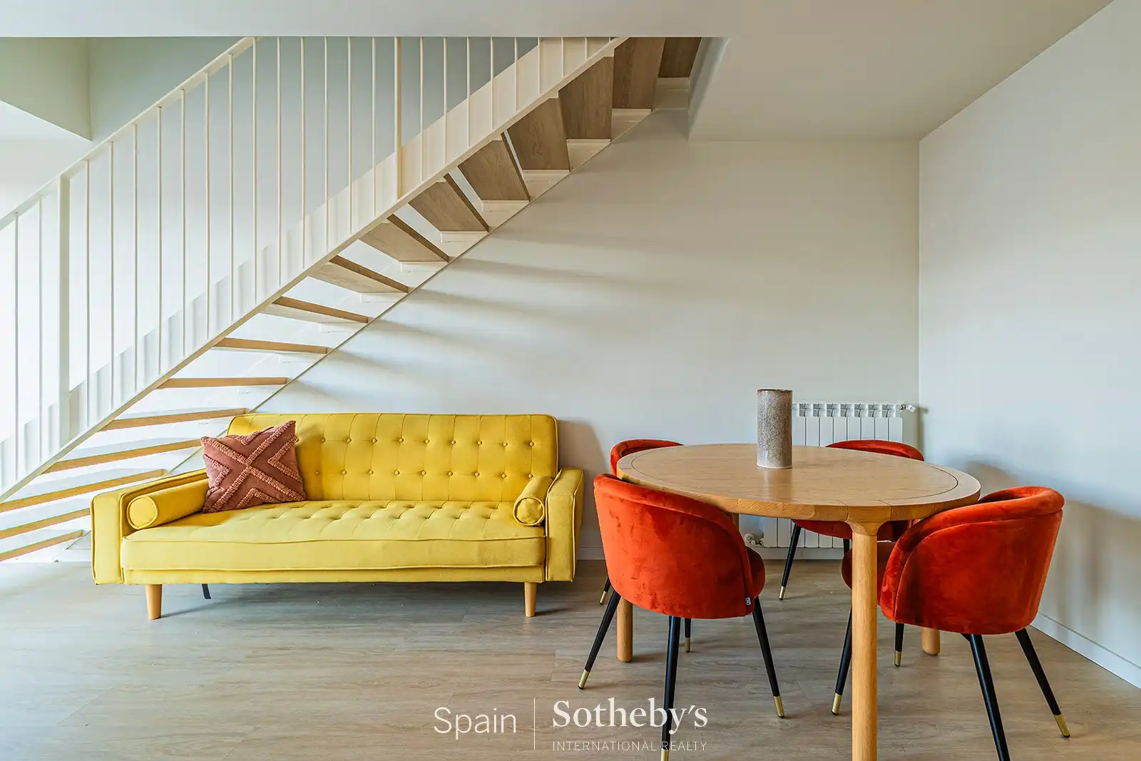Wohnzimmer von Maisonette zum Verkauf in Barcelona mit Klimaanlage und Heizung