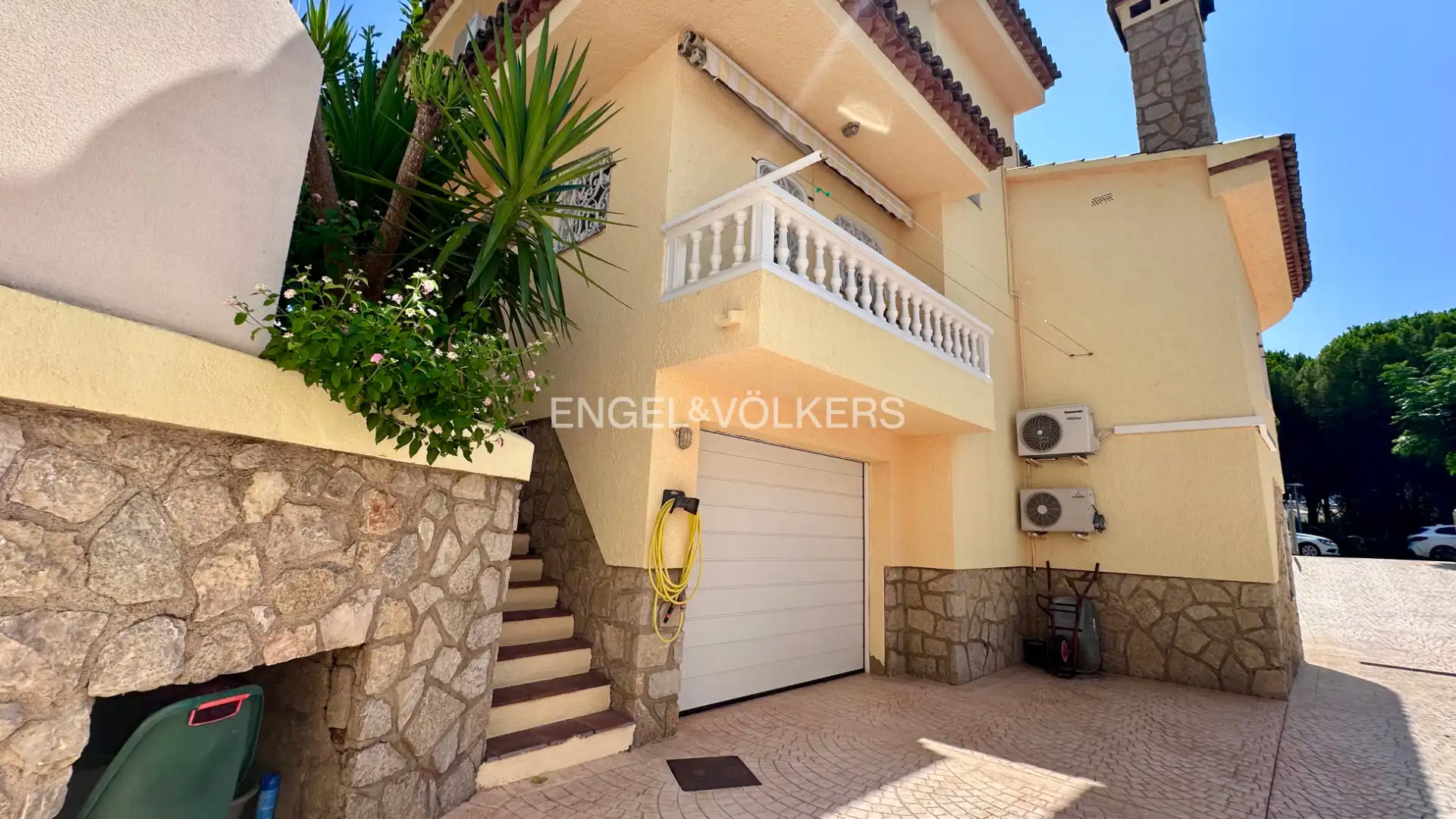 Vista exterior de Casa o chalet en venta en Mont-roig del Camp con Aire acondicionado, Calefacción y Jardín privado
