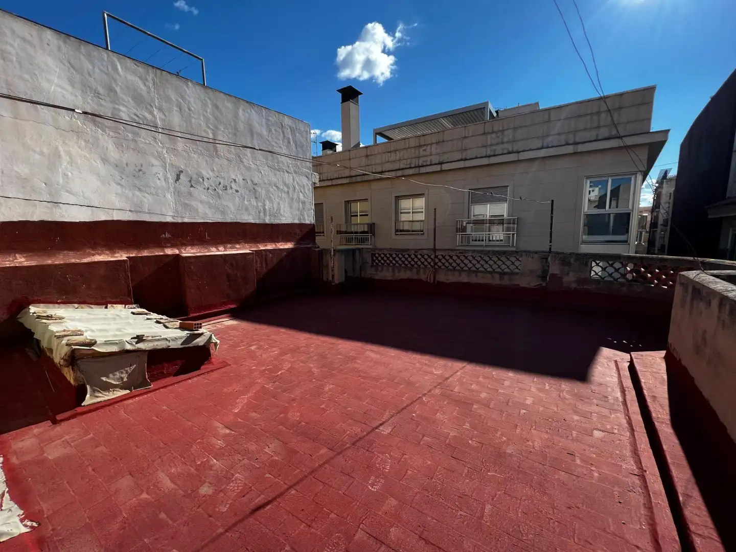 Vista exterior de Edificio en venta en Elche / Elx