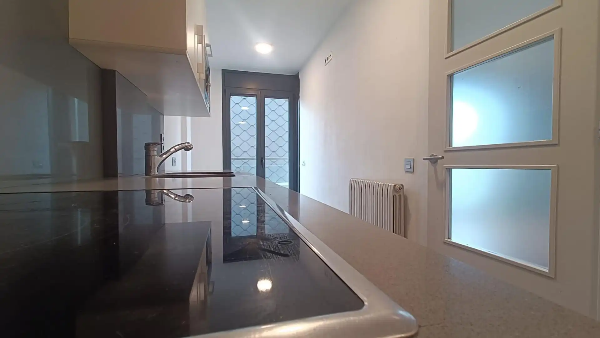 Küche von Wohnung zum Verkauf in Vic mit Heizung, Parkett und Balkon