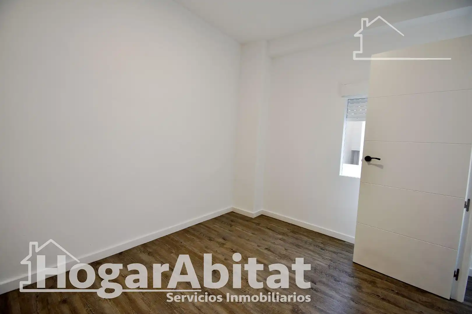 Bedroom of Houses for sale in Tavernes de la Valldigna  with Parquet flooring and Terrace