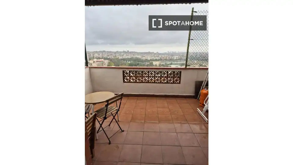 Piso con terraza en alquiler en Les Oliveres, imagen 2