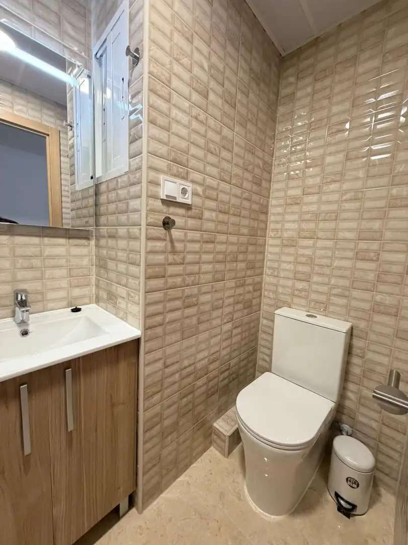Badezimmer von Wohnung zur Miete in Alicante / Alacant mit Balkon