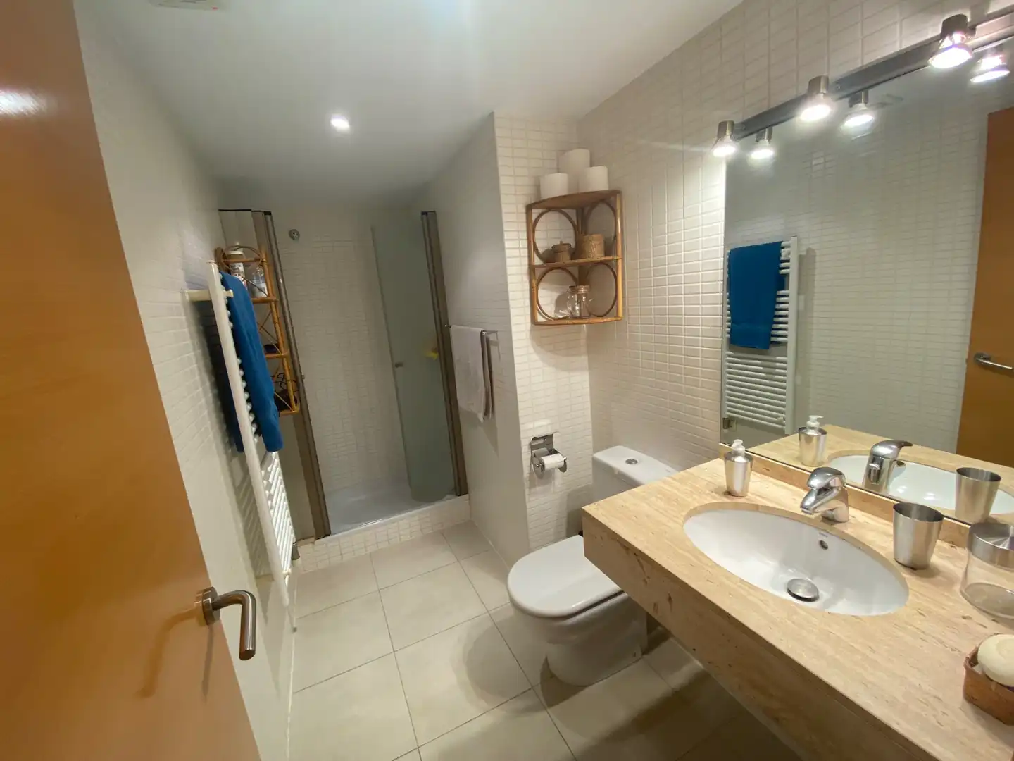 Baño de Ático en venta en Girona con Aire acondicionado, Calefacción y Amueblado