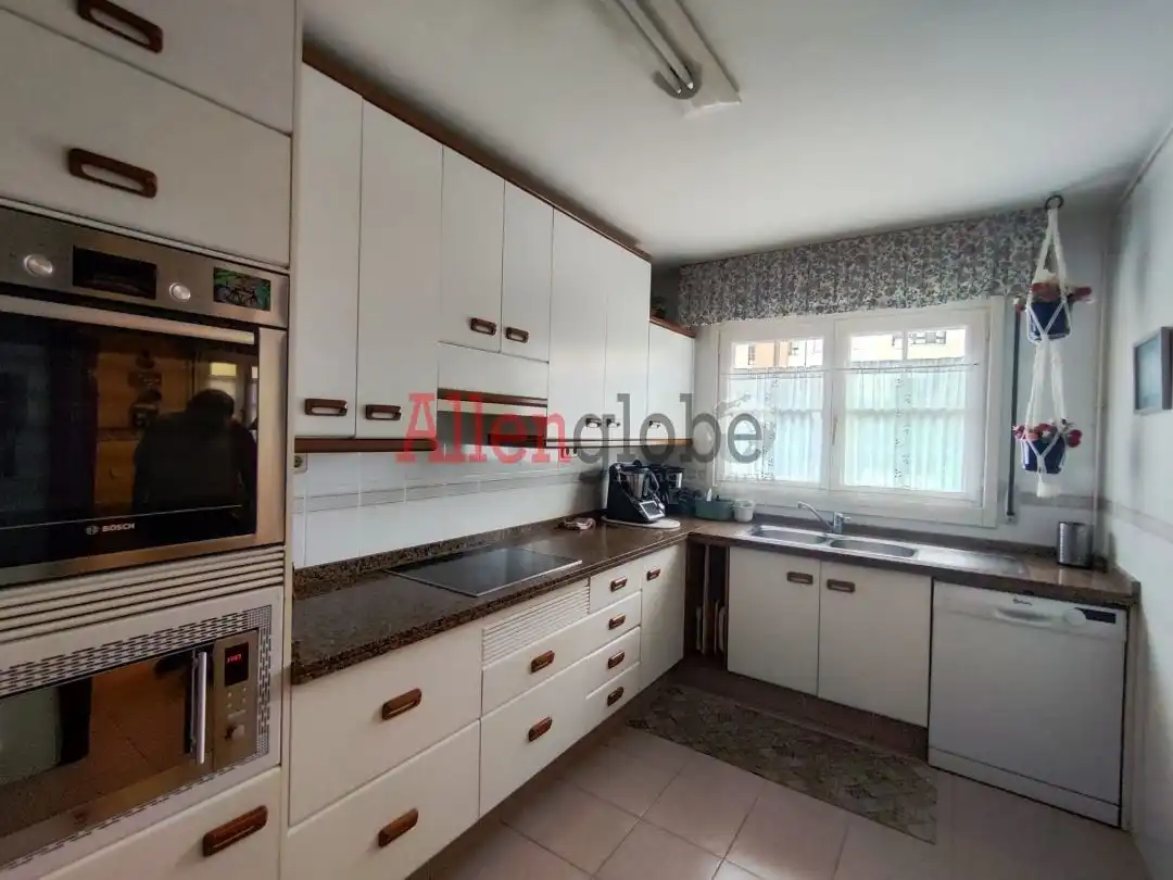 Cocina de Casa o chalet en venta en Llanera con Calefacción, Jardín privado y Terraza