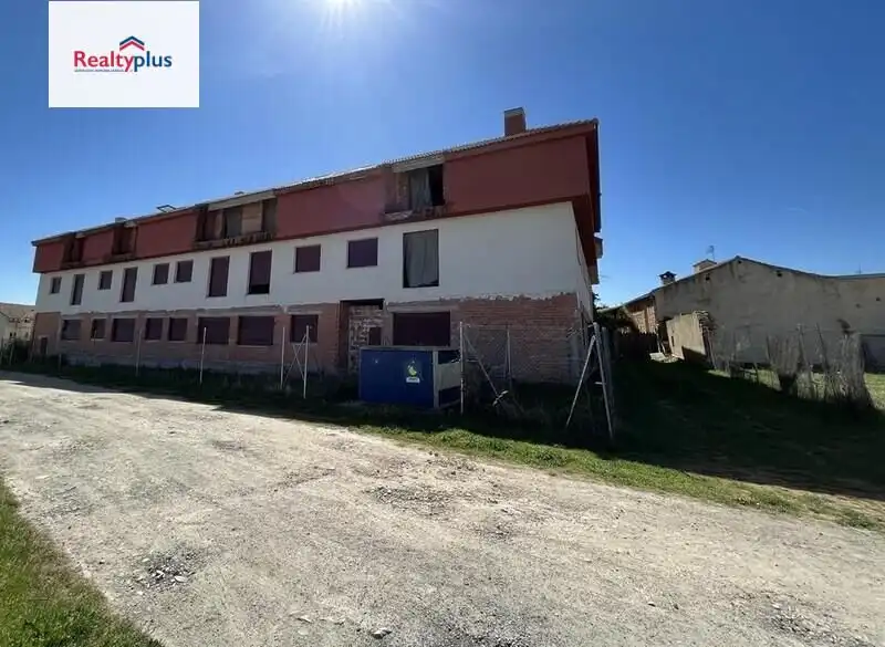 Vista exterior de Edifici en venda en Espirdo