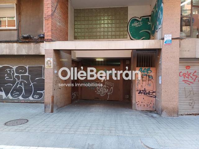 Garaje en Alquiler en de Francesc Moragas en Centre