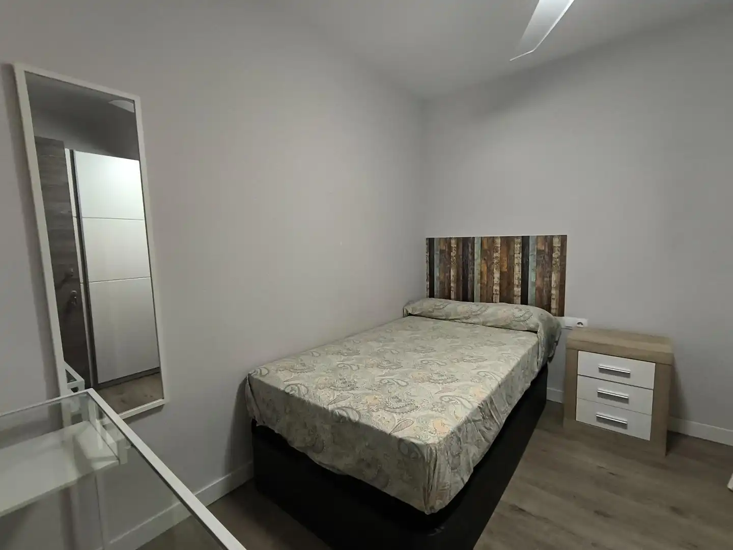 Habitación de Piso en venta en Málaga con Aire acondicionado y Amueblado