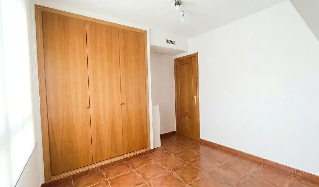 Dormitori de Casa adosada en venda en Sagunto / Sagunt amb Aire condicionat, Calefacció i Terrassa