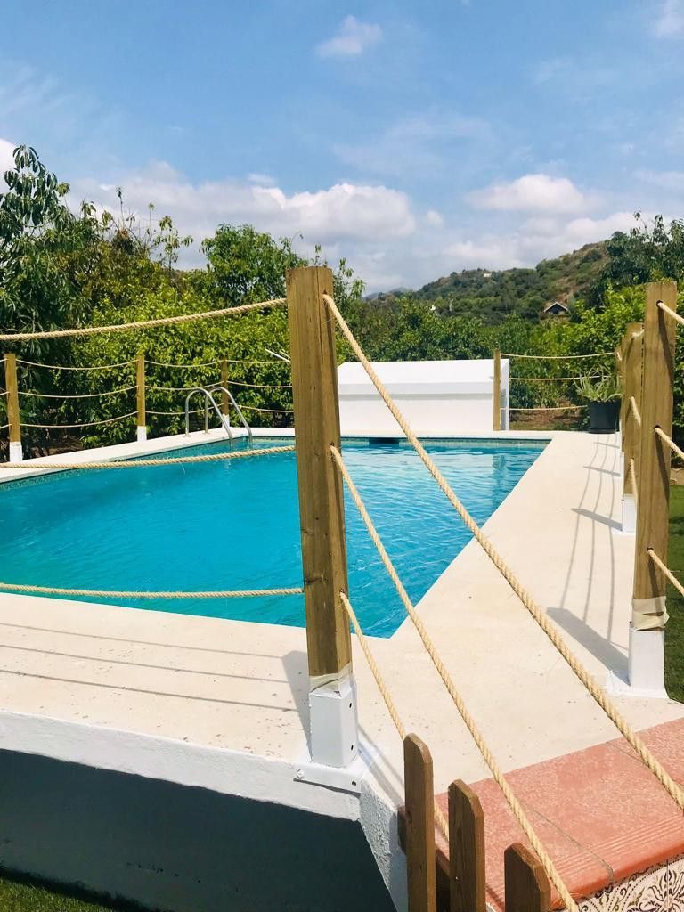 Piscina de Finca rústica en venda en Estepona amb Aire condicionat, Calefacció i Jardí privat